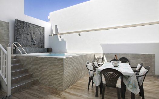 SEA VIEW HOUSE IN ARMENIME