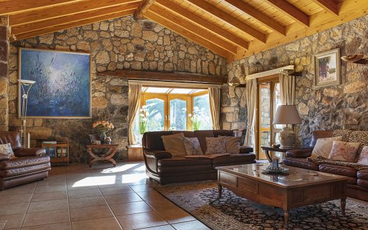 FANTASTIC RURAL VILLA IN ARONA