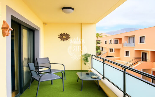 STUNNING DUPLEX – PRIME LOCATION WITH PARTIAL SEA VIEWS, ADEJE